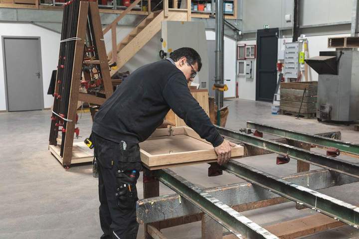 Vous êtes à la recherche d’un artisan pour l’installation de vos menuiseries à Aix-en-Provence ? Faites appel à MABP SOCIETE.